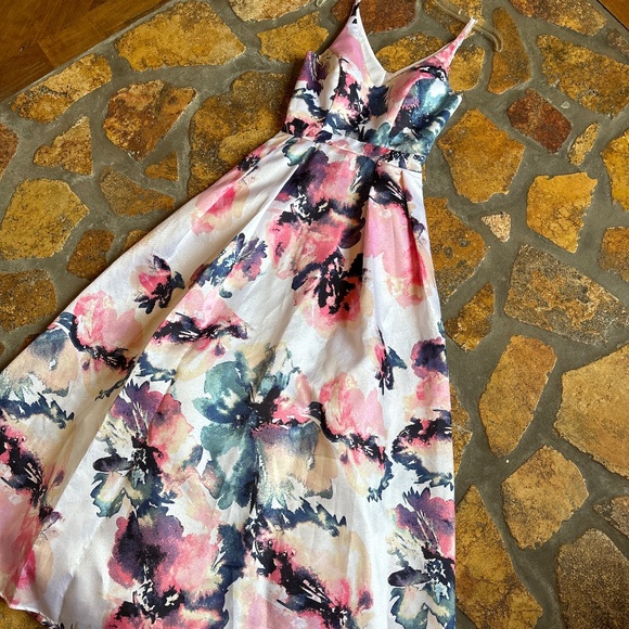 Bebe Maxi Dress - Picture 1 of 6